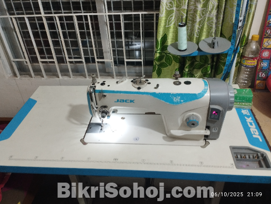 Jack Sewing Machine F4